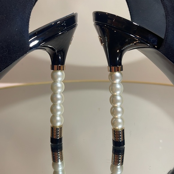 Chanel Interlocking CC Pearl heel sandals sz 39.5 - Picture 10 of 16